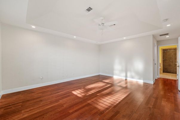 Empty room, Interior, Recessed Lighting, Wood Texture Flooring