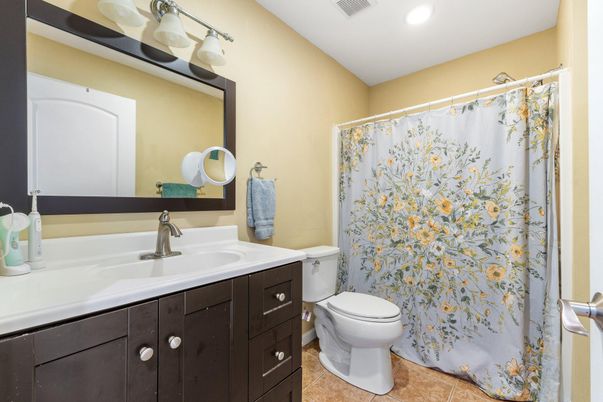 Bathroom, Interior, Recessed Lighting