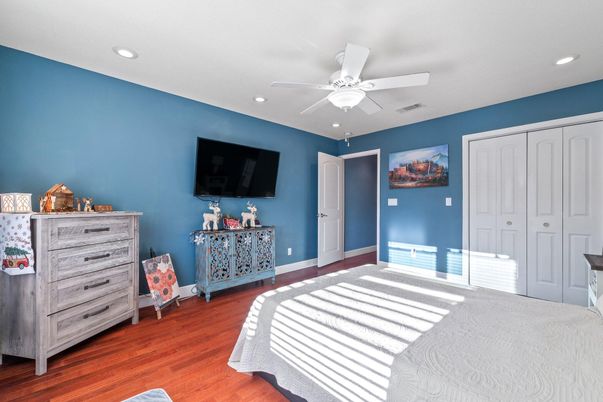Bedroom, Interior, Recessed Lighting, Wood Texture Flooring