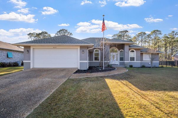Attached, Exterior, Facade, Ranch