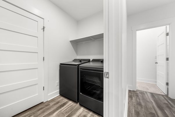 Interior, Utility Closets, Washer, Wood Texture Flooring