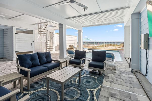 Exterior, Living room, Water