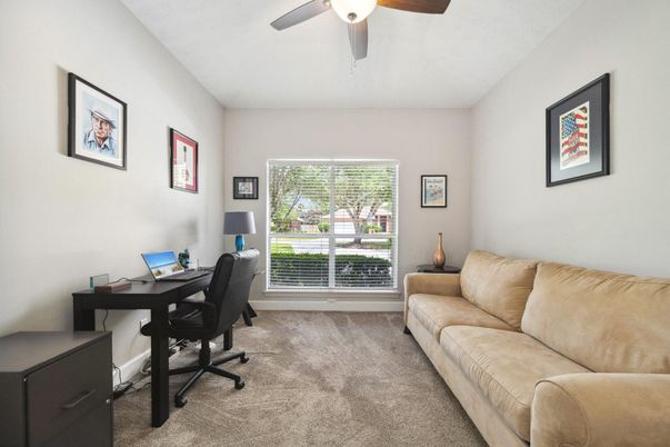 Home Office, Interior