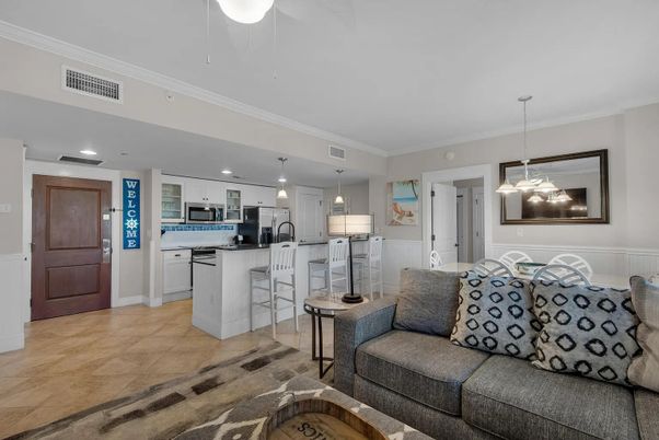 Interior, Kitchen, Living room, Pendant Lights, Recessed Lighting, Stainless Steel Appliances