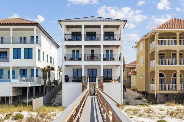 Exterior, Facade, Rowhouse