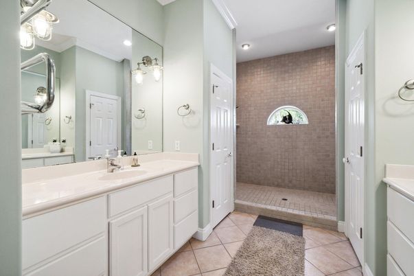 Bathroom, Dual Sink Vanities, Interior, Recessed Lighting