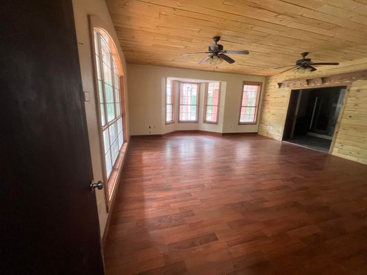 Empty room, Interior, Wooden Ceilings, Wood Texture Flooring