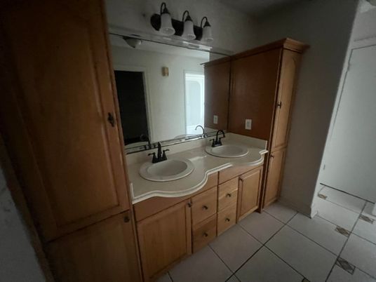 Bathroom, Dual Sink Vanities, Interior