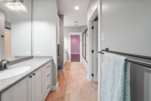 Bathroom, Interior, Recessed Lighting