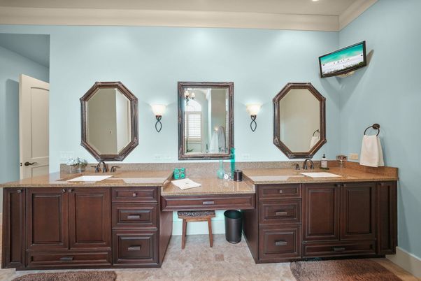Bathroom, Dual Sink Vanities, Interior, Recessed Lighting