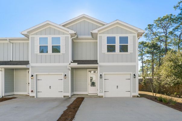 Attached, Exterior, Facade, Farmhouse