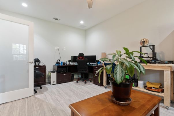 Home Office, Interior, Recessed Lighting, Wood Texture Flooring