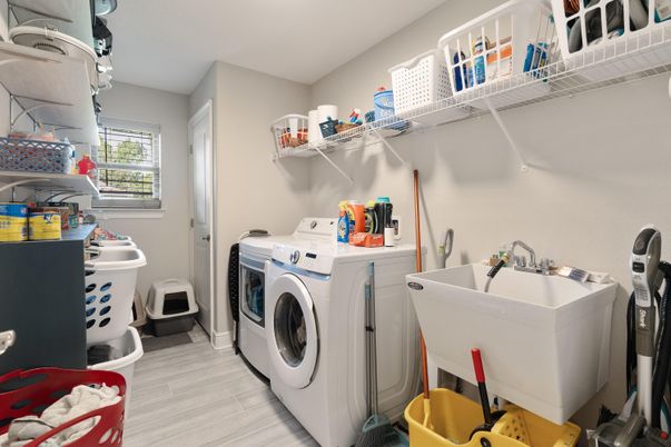 Interior, Washer, Wood Texture Flooring