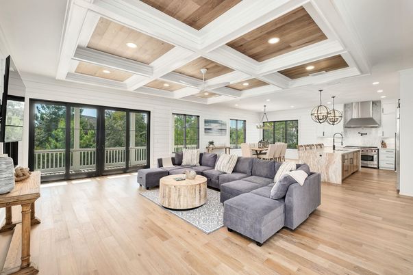 Chandelier, Dining room, Interior, Kitchen, Living room, Pendant Lights, Recessed Lighting, Stainless Steel Appliances, Wood Texture Flooring