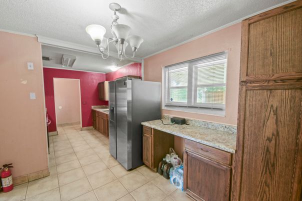 Chandelier, Interior, Kitchen