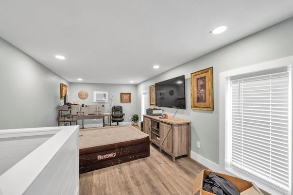 Interior, Recessed Lighting, Wood Texture Flooring