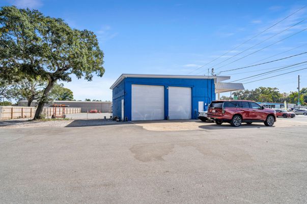 Detached Garage, Exterior