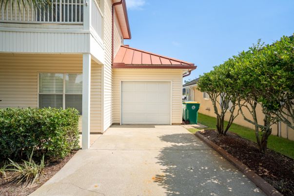 Detached Garage, Exterior