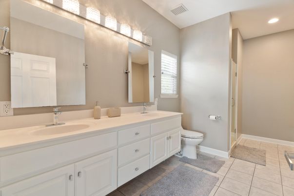 Bathroom, Dual Sink Vanities, Interior, Recessed Lighting