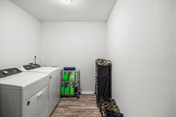 Interior, Washer, Wood Texture Flooring