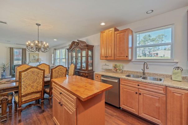 Chandelier, Dining room, Interior, Kitchen, Recessed Lighting, Wood Texture Flooring