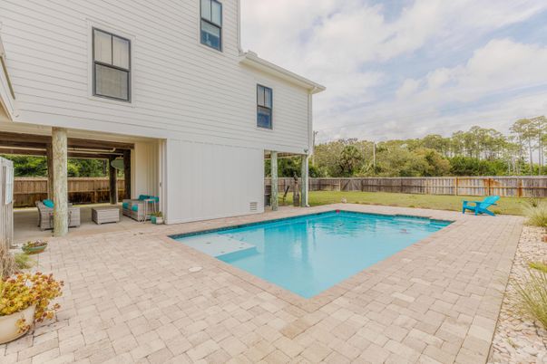 Exterior, Pool