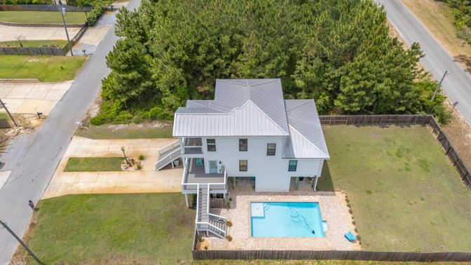 Exterior, Drone