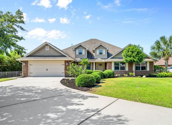 Attached, Exterior, Facade, Brick Facade, Ranch