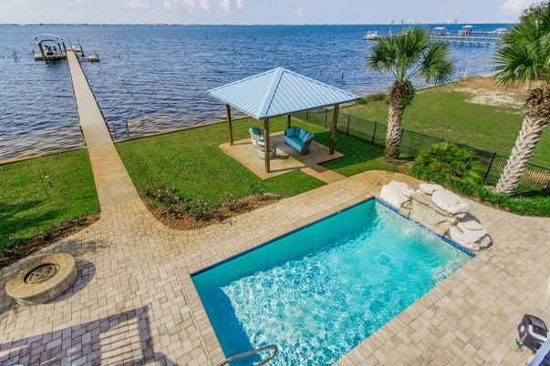 Exterior, Pool, Water