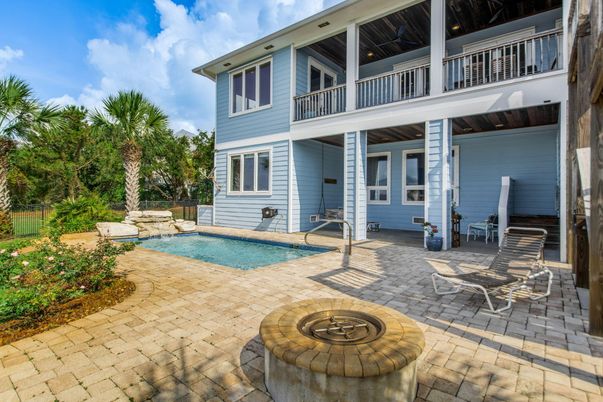 Exterior, Pool