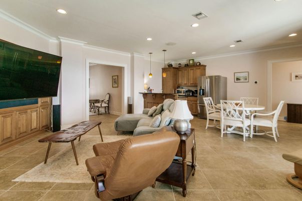 Dining room, Interior, Kitchen, Living room, Pendant Lights, Recessed Lighting, Stainless Steel Appliances