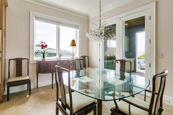 Chandelier, Dining room, Interior, Pendant Lights