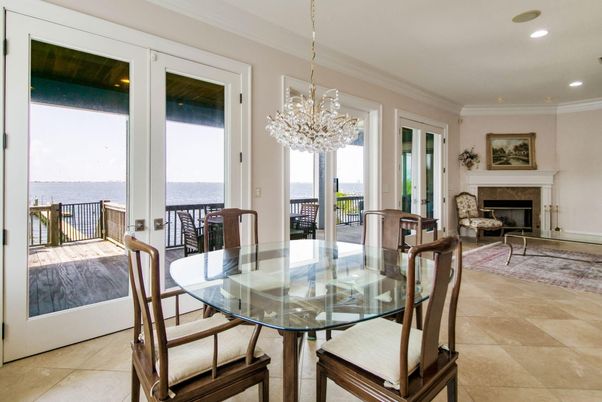 Chandelier, Dining room, Fireplace, Interior, Pendant Lights, Recessed Lighting, Water