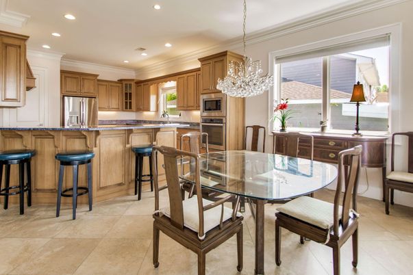 Chandelier, Dining room, Interior, Kitchen, Pendant Lights, Recessed Lighting, Stainless Steel Appliances