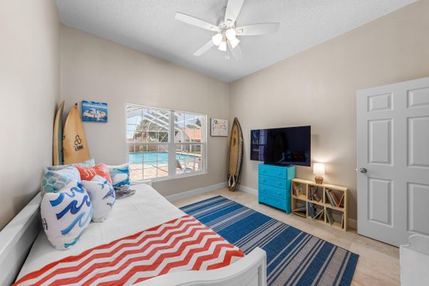 Bedroom, Interior, Water