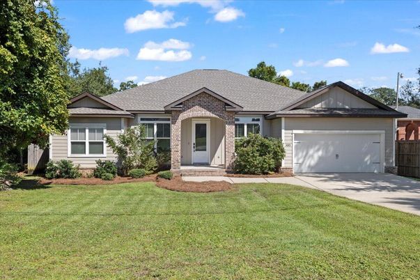 Attached, Exterior, Facade, Brick Facade, Ranch