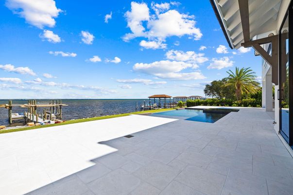 Exterior, Pool, Water