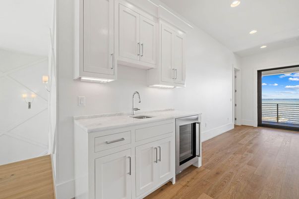 Interior, Kitchen, Recessed Lighting, Water, Wood Texture Flooring