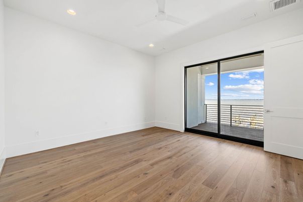 Empty room, Interior, Recessed Lighting, Water, Wood Texture Flooring
