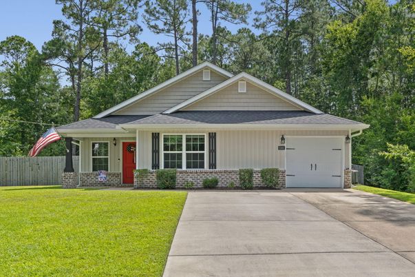 Attached, Exterior, Facade, Ranch