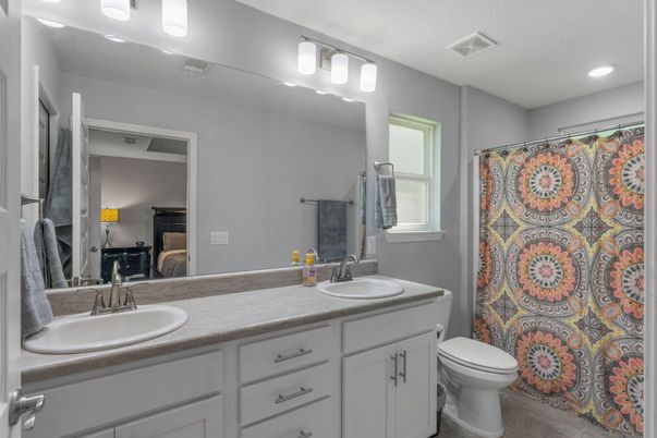 Bathroom, Dual Sink Vanities, Interior, Recessed Lighting