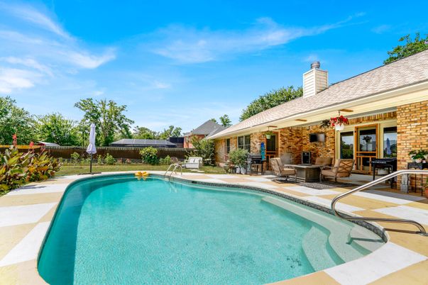 Exterior, Pool, Solar Panels