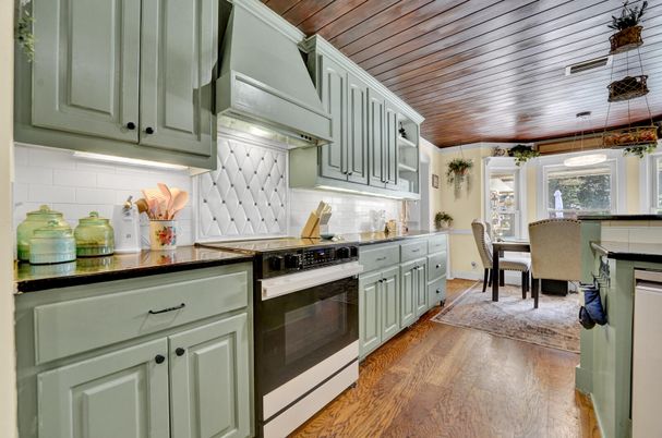 Dining room, Interior, Kitchen, Pendant Lights, Wooden Ceilings, Wood Texture Flooring