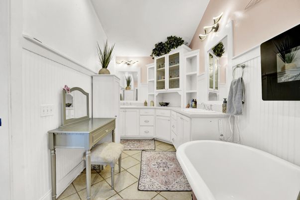 Bathroom, Free Standing Baths, Interior