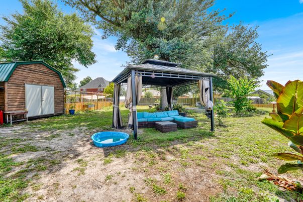 Backyard, Exterior