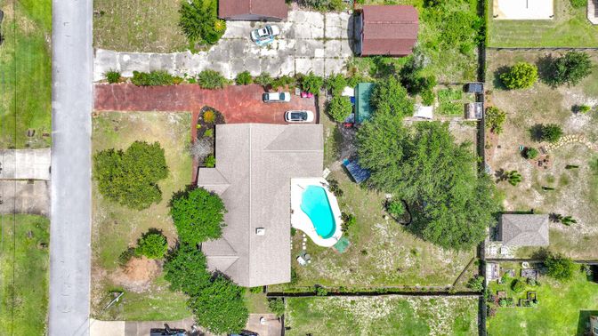 Exterior, Drone