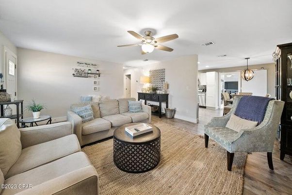 Dining room, Interior, Kitchen, Living room, Pendant Lights, Recessed Lighting, Stainless Steel Appliances, Wood Texture Flooring
