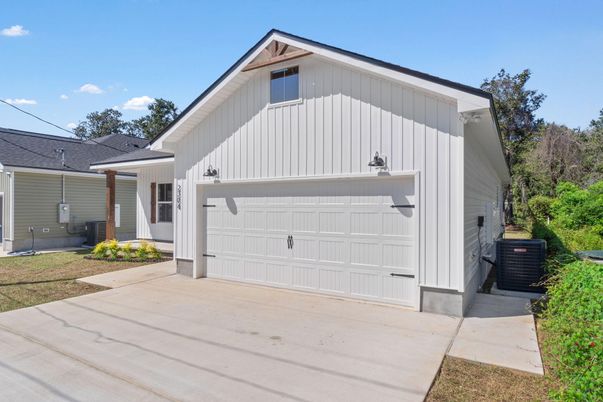 Detached Garage, Exterior