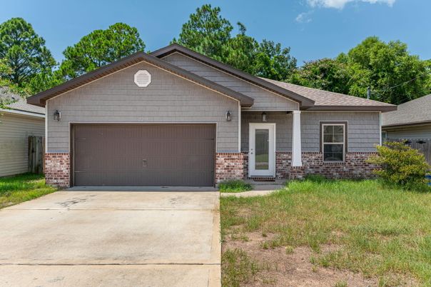 Attached, Exterior, Facade, Ranch