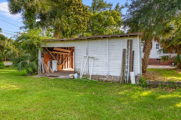 Backyard, Exterior